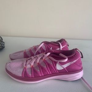 Pink Nike sneakers US 6